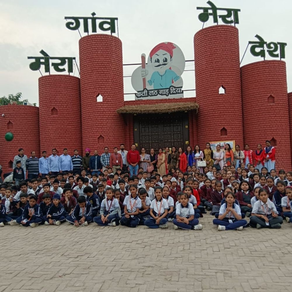 Mera Gaon Mera Desh Trip by Pooja Modern Public School